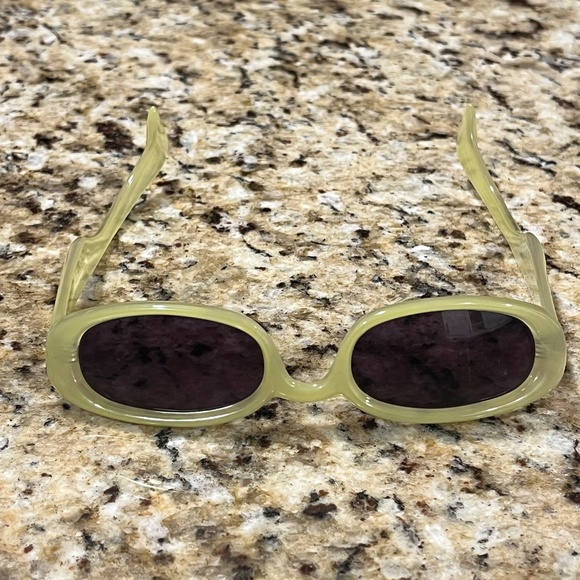 Vintage 90s Givenchy Sunglasses – Pale Chartreuse Oval Frames Designer Shades - Picture 7 of 9